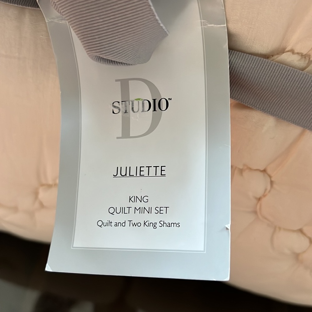 Studio D
Juliette Ruched Floral Quilt Mini Set - Picture 6 of 7
